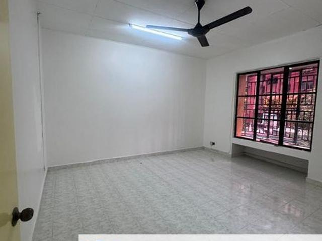 House for sale in Petaling, Damansara Damai