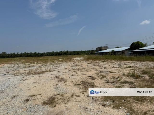 Warehouse for rent in Sendayan Village, Negeri Sembilan