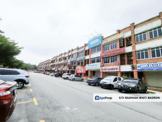 Shop for rent in Petaling, Alam Impian
