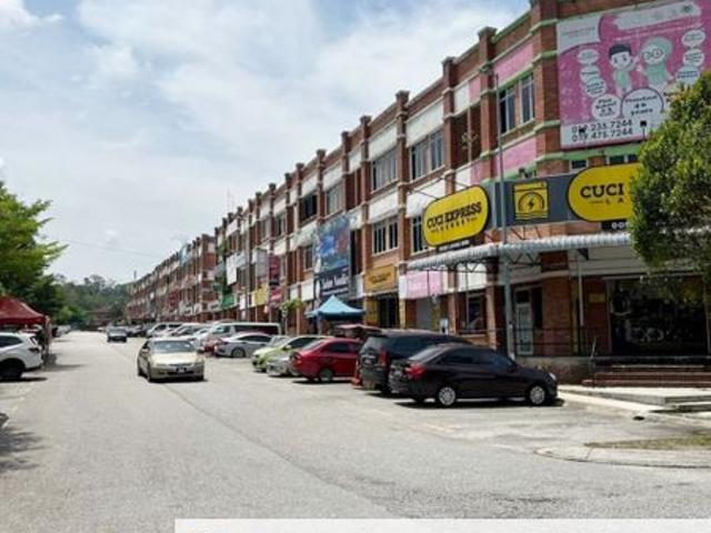 Shop for rent in Petaling, Alam Impian