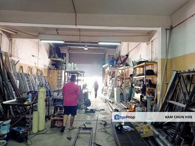 Warehouse for sale in Petaling, Alam Impian