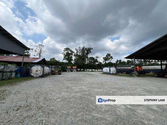 Warehouse for rent in Sendayan Village, Negeri Sembilan