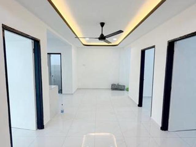 Flat for sale in Pontian