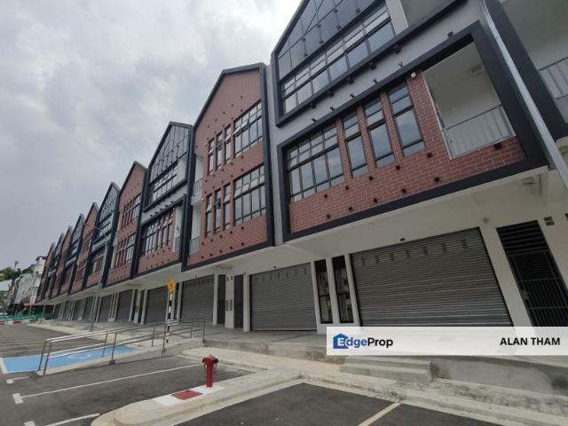 Shop for rent in Bukit Ledang, Johor