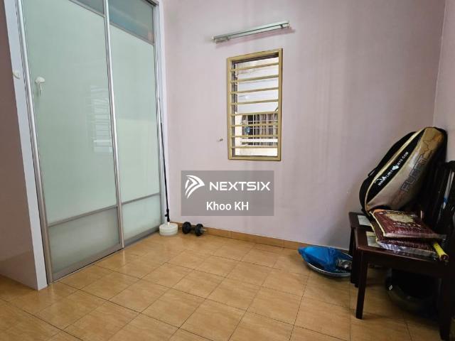Shop for sale in Ulu Tiram, Johor