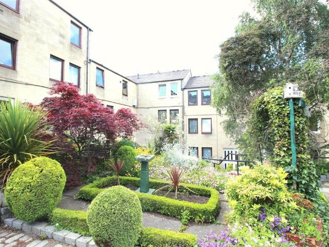 Apartment for rent in Silvermills, New Town