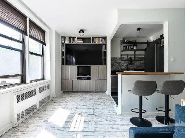 Apartment for sale in Queens, Arverne