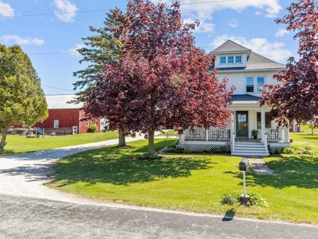 House for sale in Mishicot