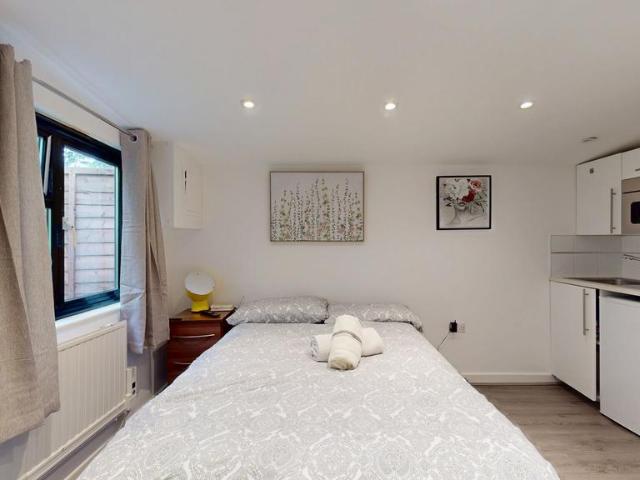 Apartment for rent in Cricklewood, Greater London