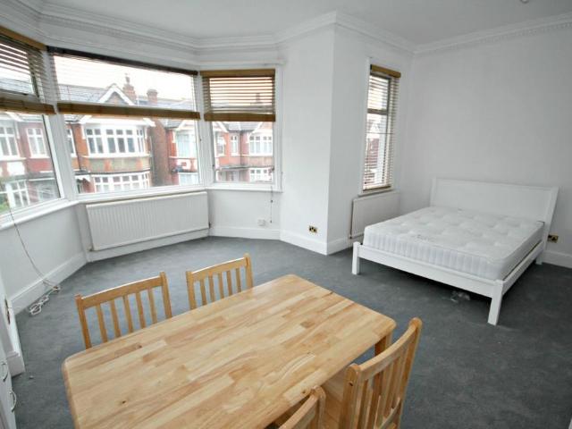 Apartment for rent in Cricklewood, Greater London