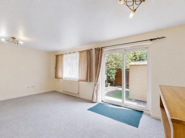 Apartment for rent in Pinner, Greater London