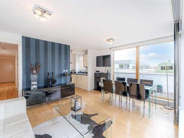 Apartment for rent in North Kensington, Greater London