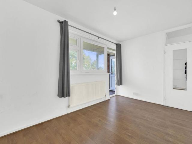 Apartment for rent in Ocean Estate, Mile End
