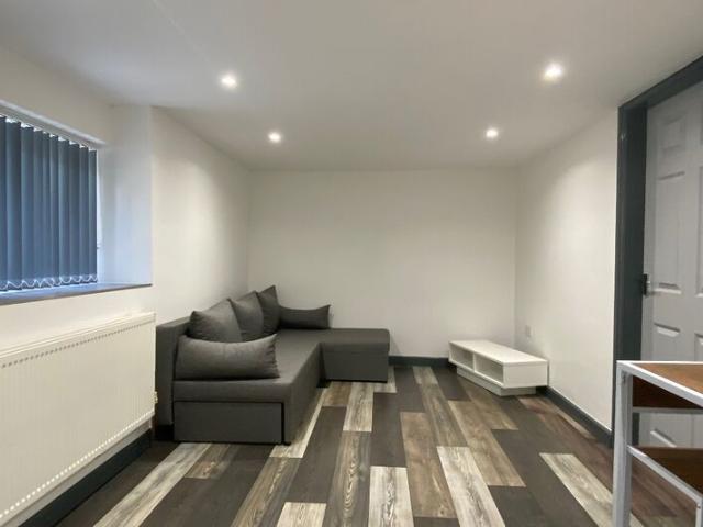 Apartment for rent in Four Lane Ends, Blackburn