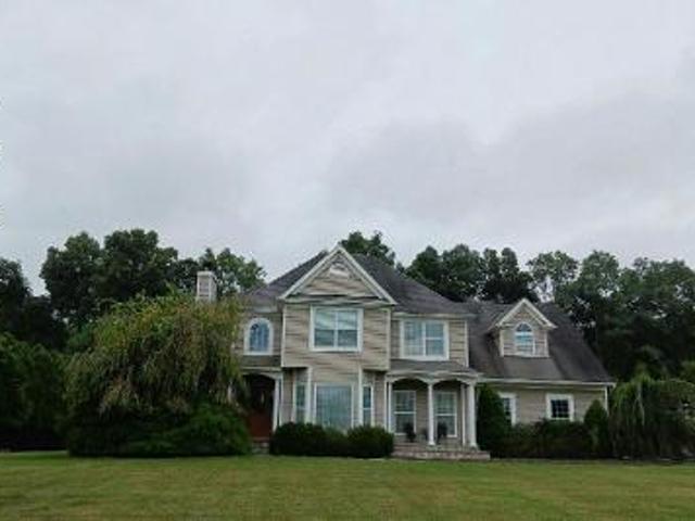 House for sale in Middle Island House for sale in Middle Island
