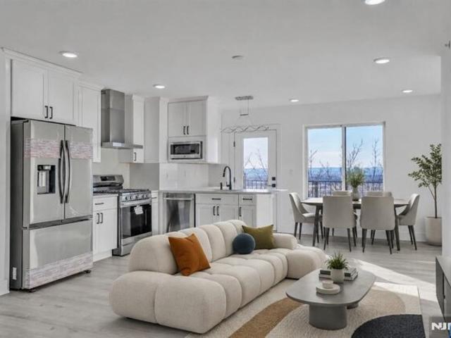 Condo for sale in Hudson, New Jersey