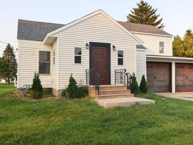 House for sale in Oregon, Wisconsin