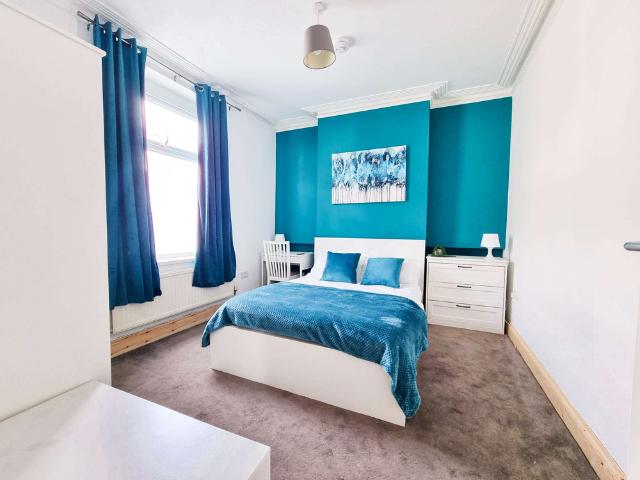 Room for rent in Plasnewydd, Falcon Lodge