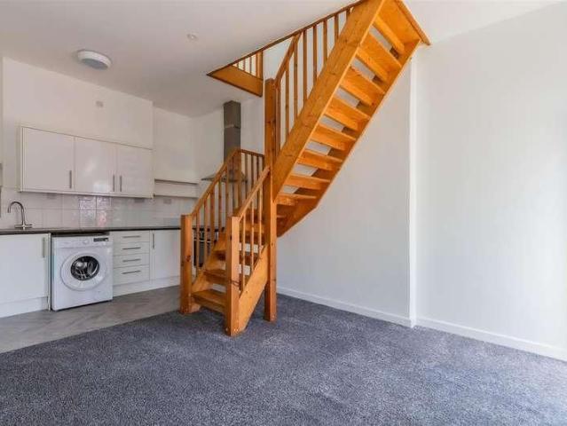 Apartment for rent in Plasnewydd, Falcon Lodge