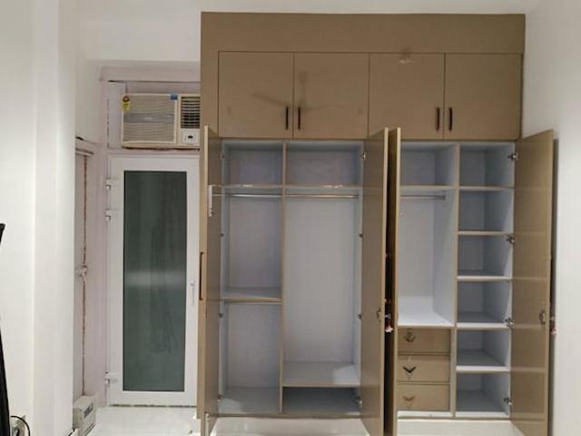 Property for rent in Deri