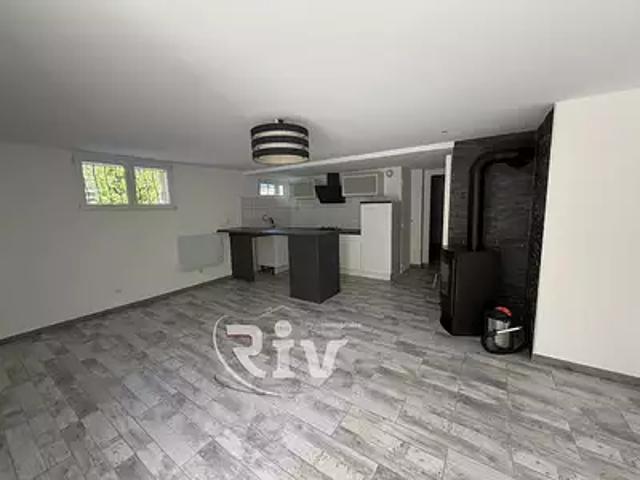 Appartement location à Le Village, Jardin
