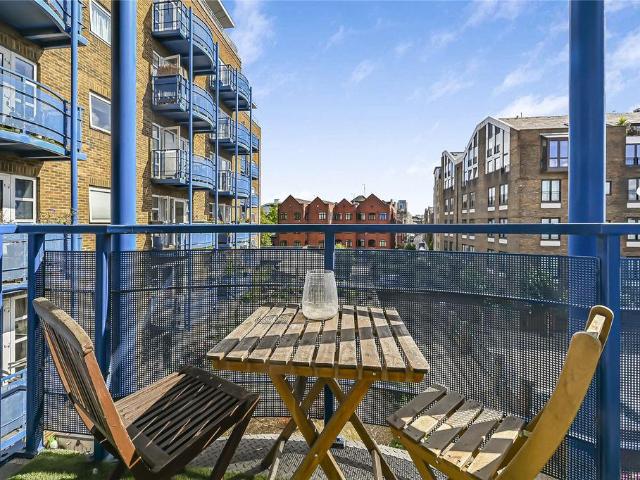 Apartment for rent in Ratcliffe, Greater London