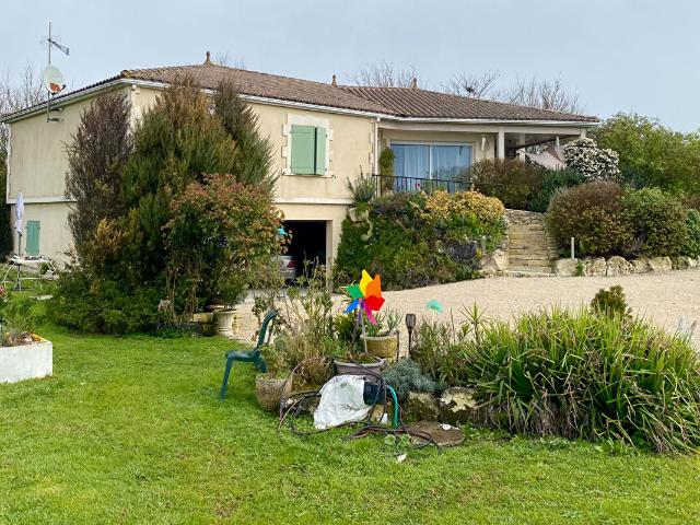 Maison vente à Jonzac, Jarnac-champagne