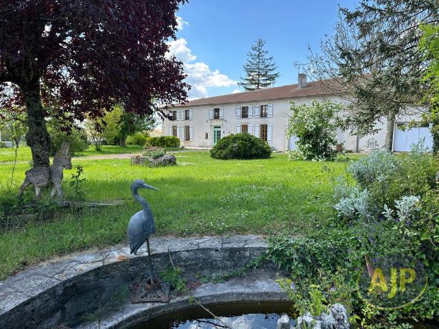 Maison vente à Jonzac, Jarnac-champagne