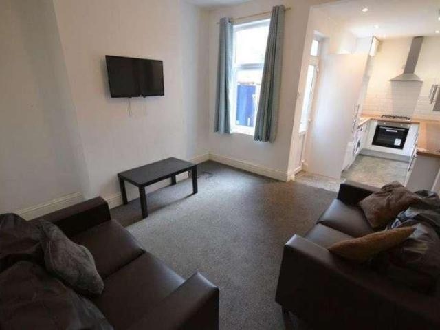 House for rent in Bede Island, Leicester