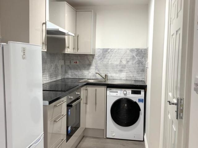 Studio for rent in Bede Island, Old Wharf