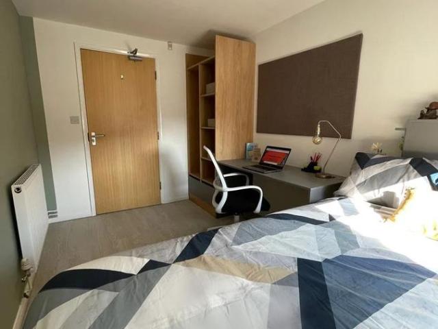 Studio for rent in Bede Island, Old Wharf