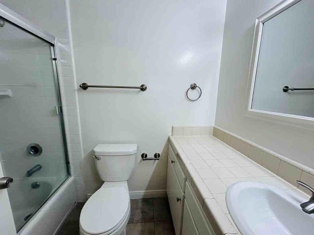 Apartment for rent in Canoga Park, California