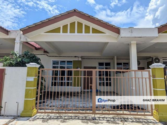 House for sale in Malaka