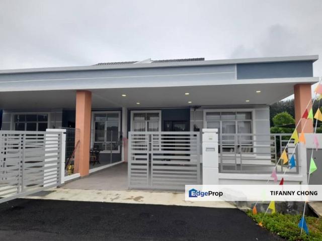 House for sale in Malaka