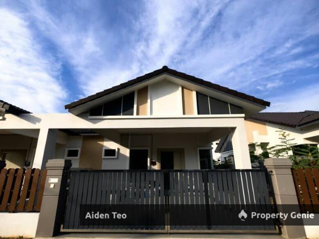 Residential House for sale in Malaka