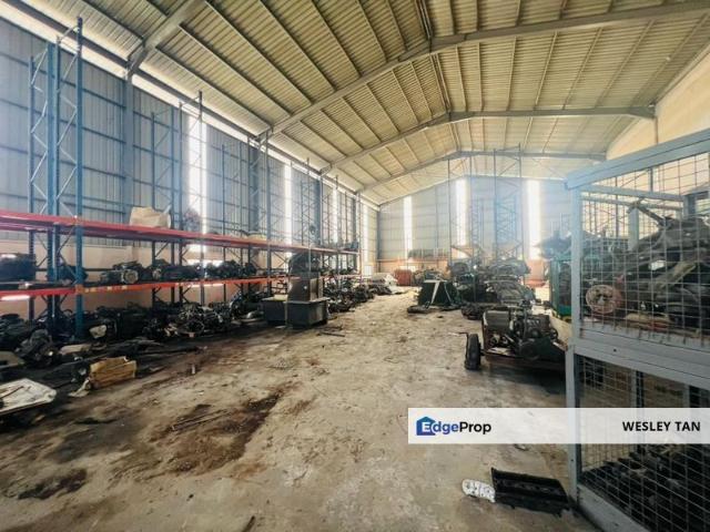 Warehouse for sale in Malaka
