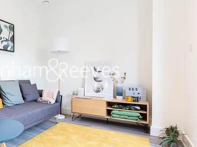 Apartment for rent in Colindale, Isle Of Man