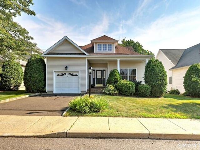 Condo for sale in Milford, Connecticut