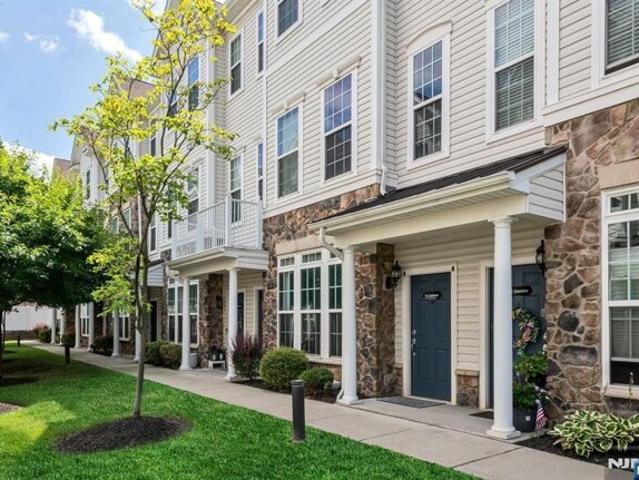 House for sale in Garfield