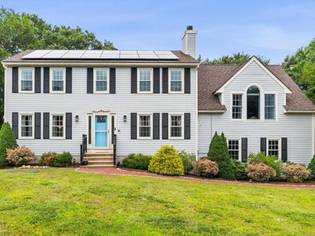 House for sale in Medway, Massachusetts