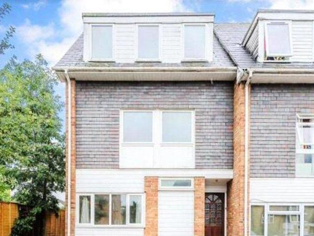 House for rent in Navestock Side