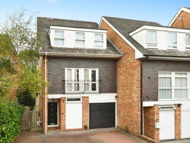 House for sale in Navestock Side