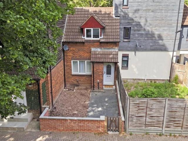 House for rent in Silvertown, Greater London