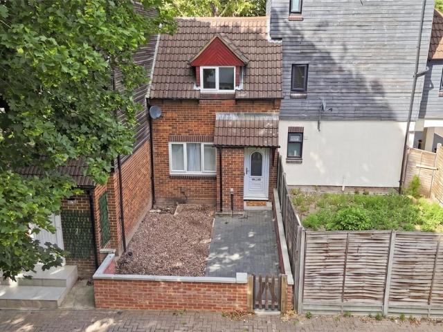 House for rent in Silvertown, Greater London