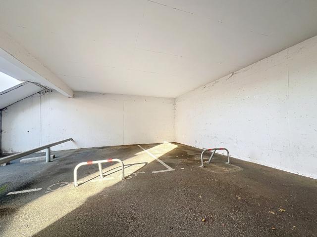 Garage vente à Bourg-en-Bresse, Jassans-riottier