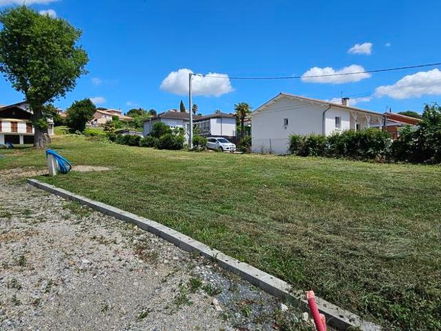 Terrain vente à Bourg-en-Bresse, Jassans-riottier