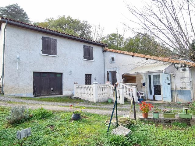 Maison vente à Nontron, Javerlhac-et-la-chapelle-saint-robert