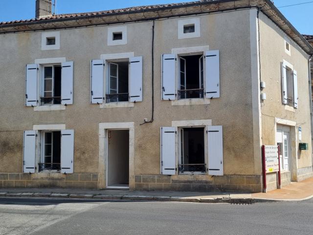 Maison vente à Nontron, Javerlhac-et-la-chapelle-saint-robert
