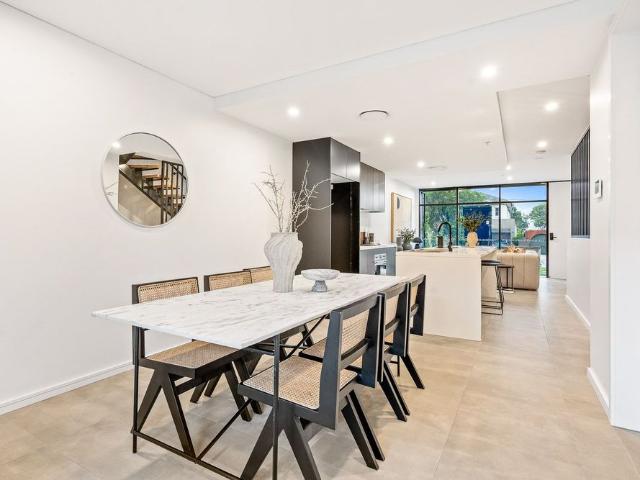 Townhouse for rent in Sydney, New South Wales