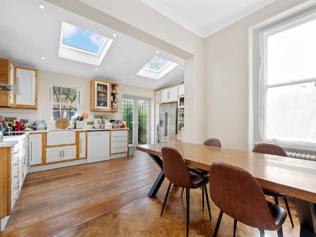 House for rent in London Borough of Merton, Raynes Park